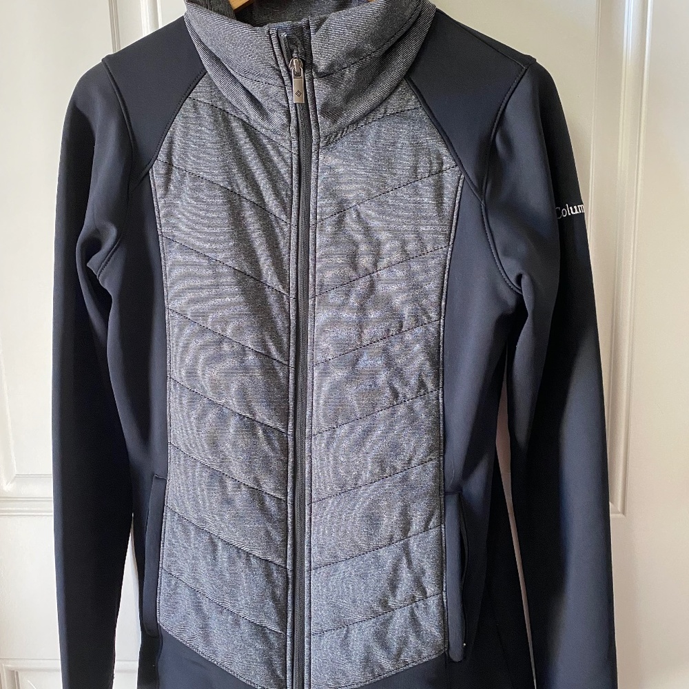 COLUMBIA WOMEN'S JACKET SIZE SMALL BLACK